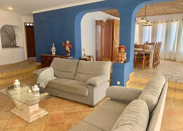 Amendoeiras 52 Villa