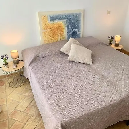 فيلة Amendoeiras 52